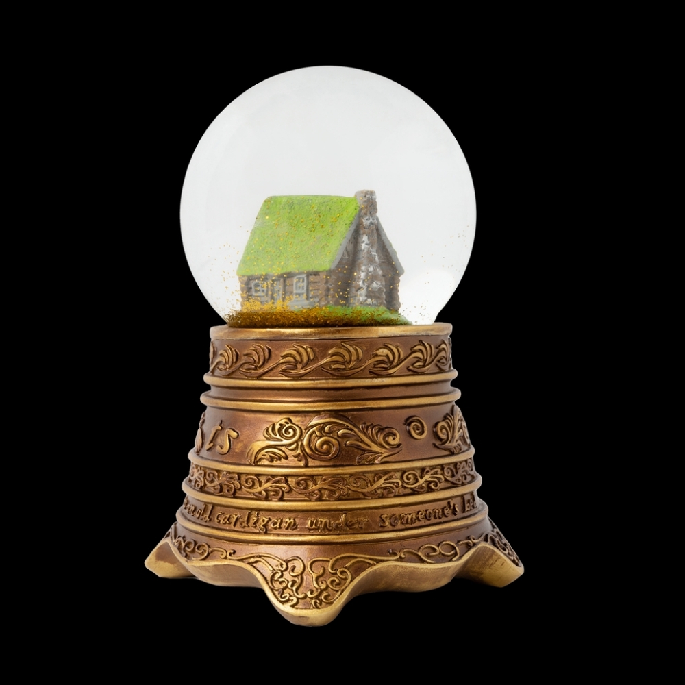 Taylor Swift Cabin Snowglobe